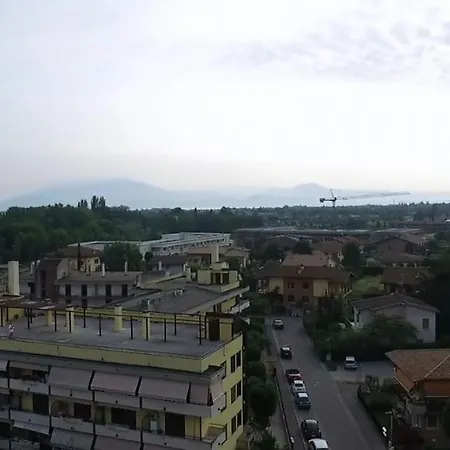 Linda Desenzano del Garda