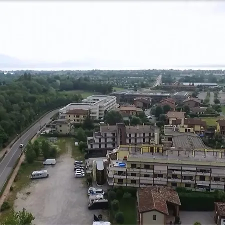 Linda Desenzano del Garda